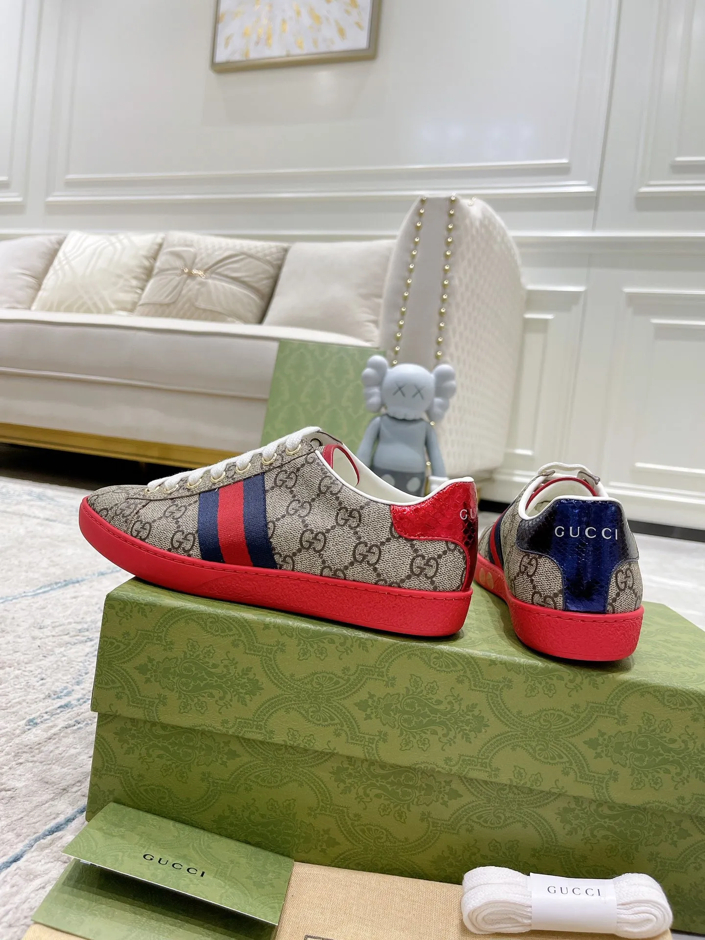 👟👟Ex-factory price 420👟👟 Newly upgraded high version of men's and women's wear, (GUCCI) official website's latest casual and fashionable couple shoes, hot style The style is simple and elegant, exclusive for couples. Unique official website latest brand elements 👑 original Gucci decoration, fashionable and generous, original material cowhide ✅ sheepskin lining, official website designated wear-resistant casual outsole, real-life photos of classic models in the counter, women's 35-40, men's 38--44 sizes